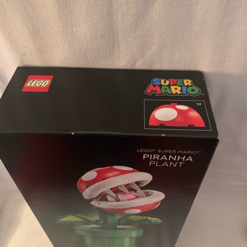 NIB LEGO Super Mario Piranha Plant Set - Red, Green, White - Picture 3 of 5